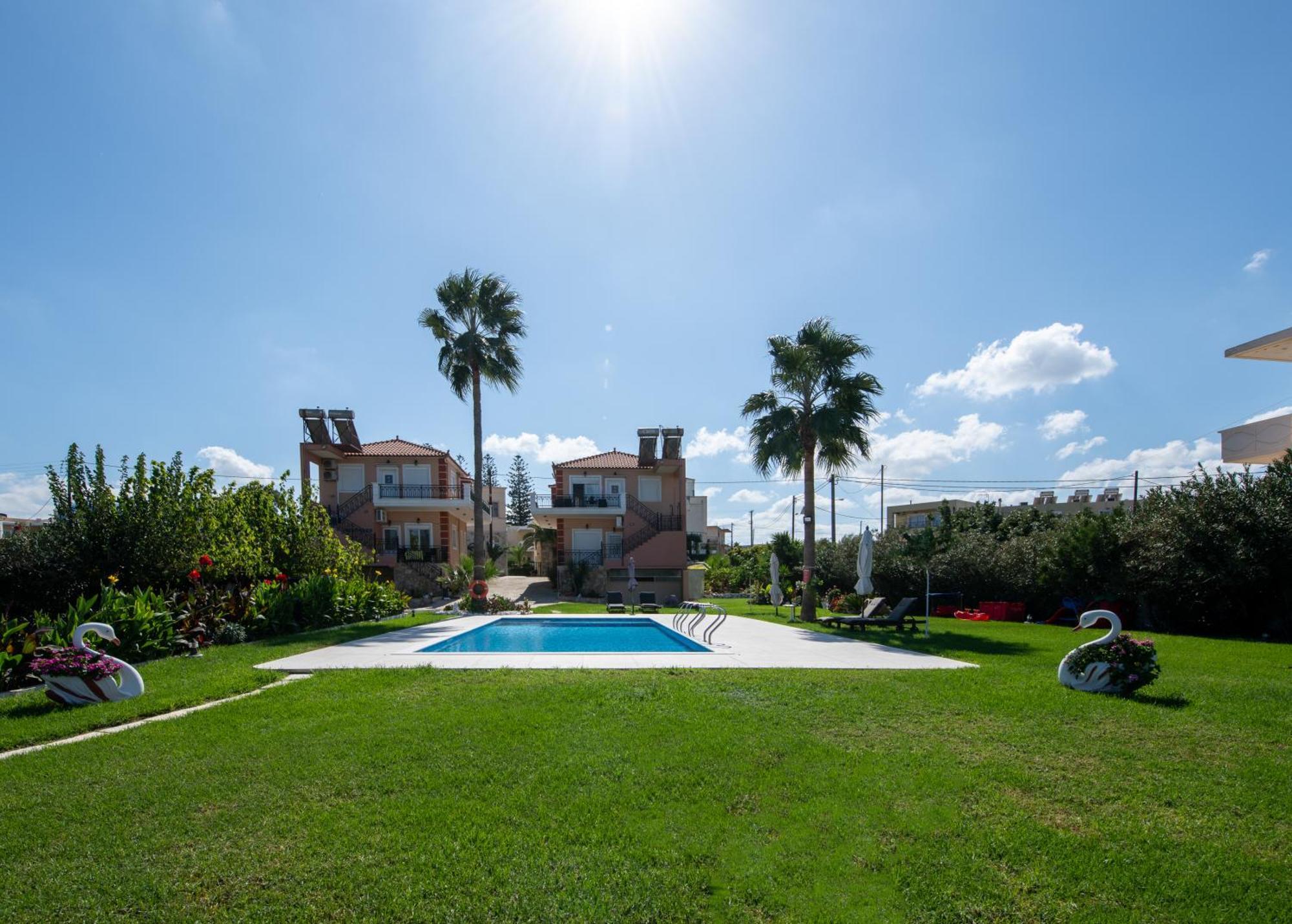 Socrates Holidays Apt. 2 With Pool Near The Beach Platanés Exterior foto
