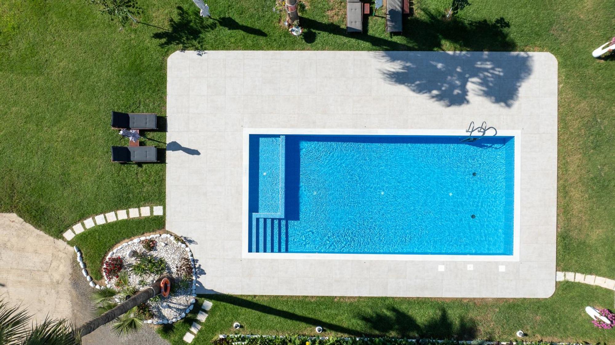 Socrates Holidays Apt. 2 With Pool Near The Beach Platanés Exterior foto