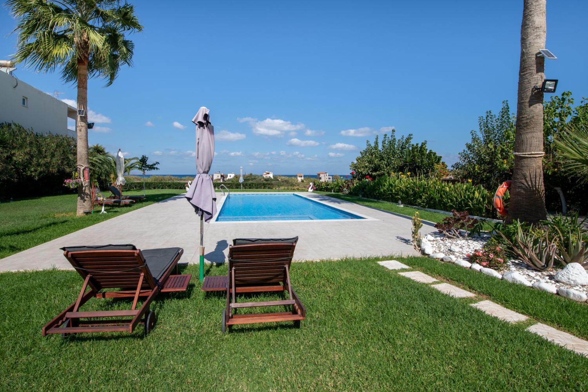 Socrates Holidays Apt. 2 With Pool Near The Beach Platanés Exterior foto