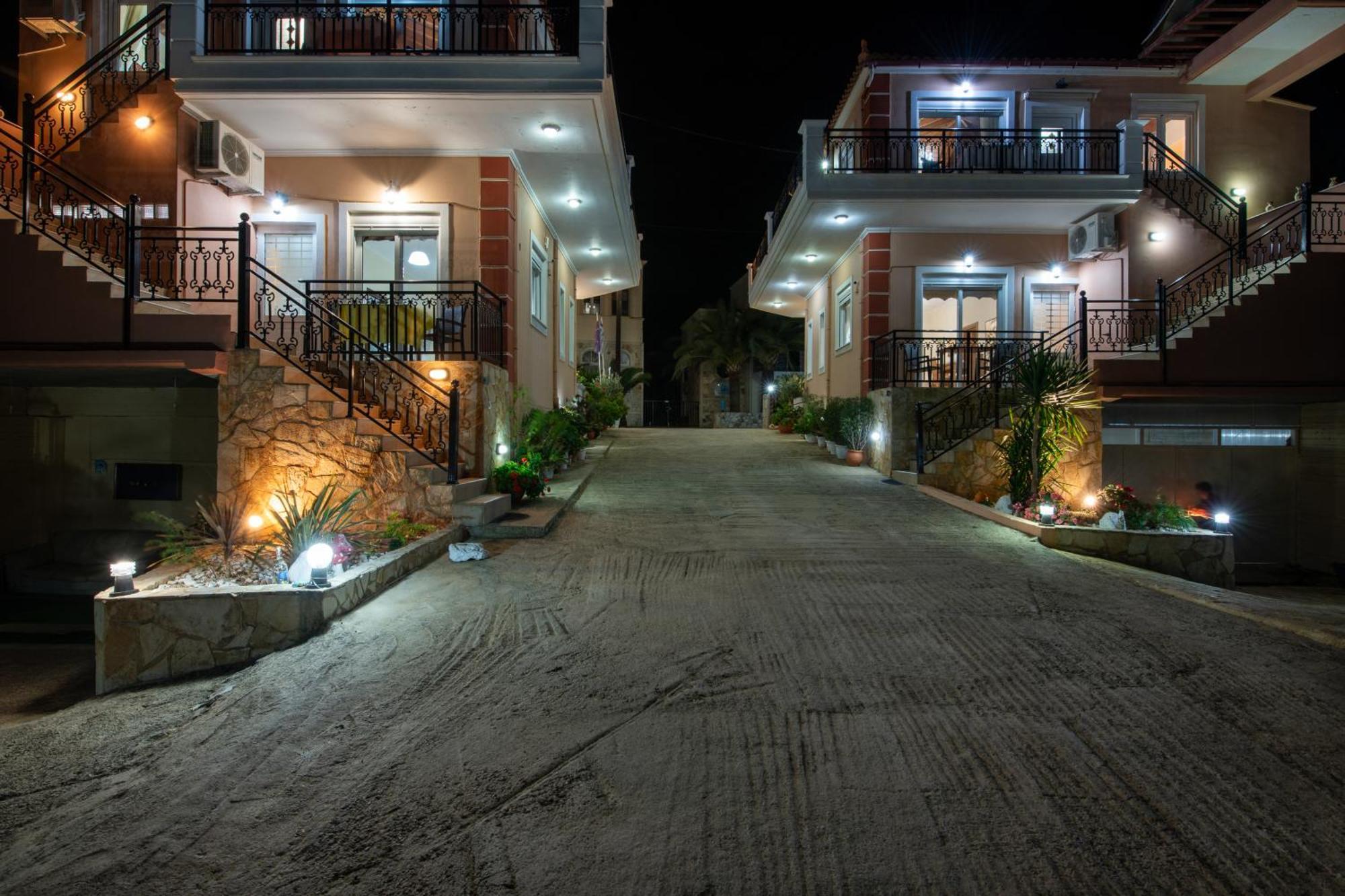 Socrates Holidays Apt. 2 With Pool Near The Beach Platanés Exterior foto