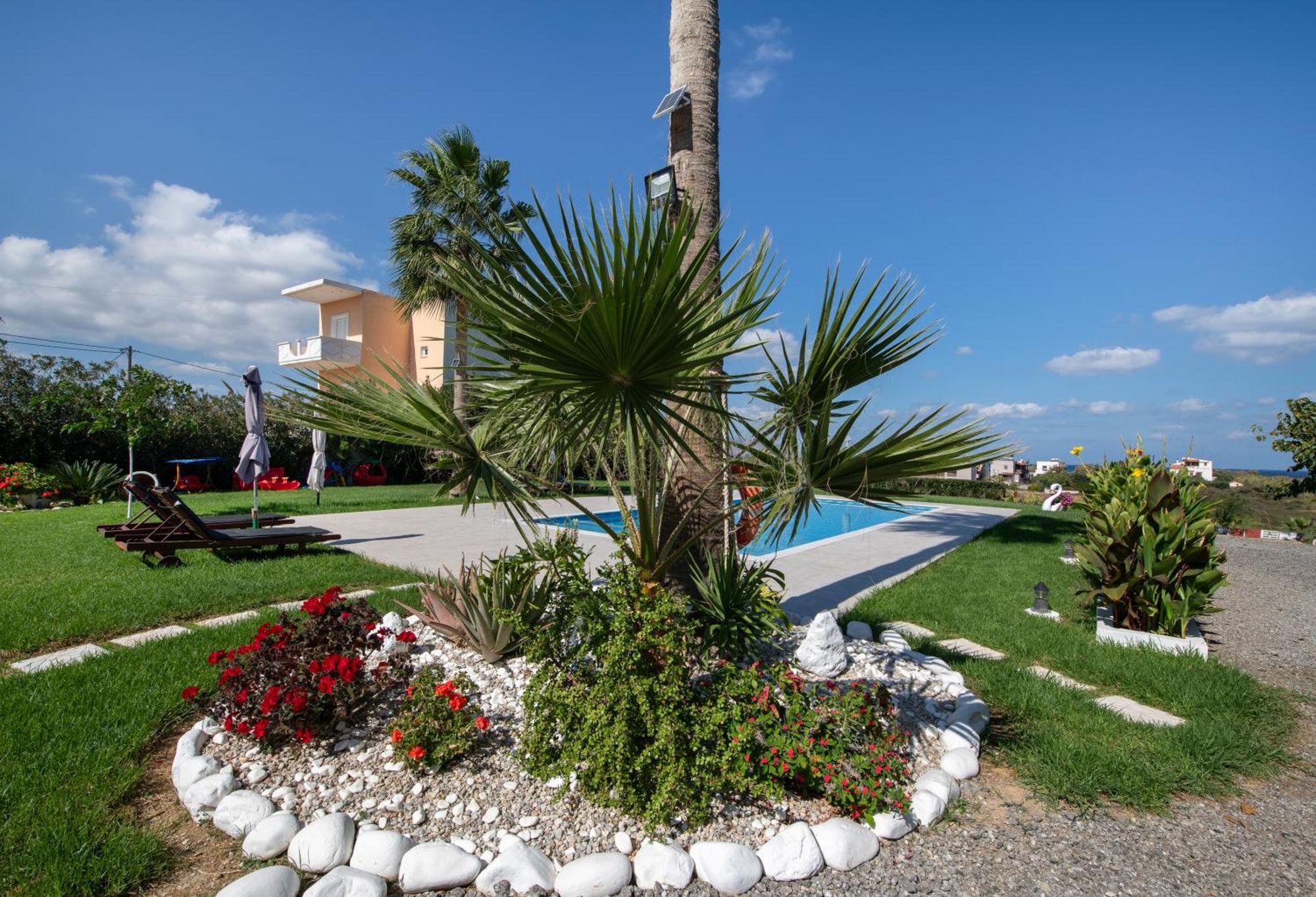 Socrates Holidays Apt. 2 With Pool Near The Beach Platanés Exterior foto